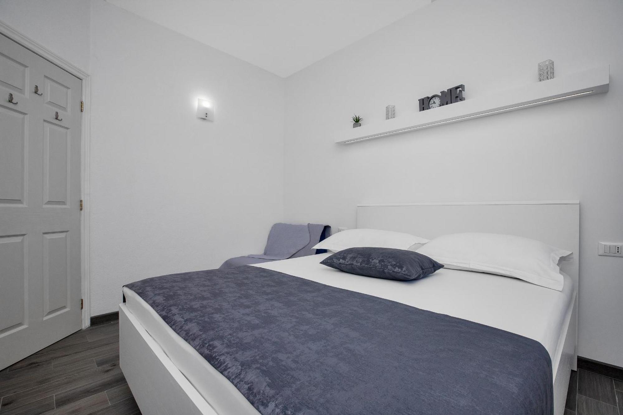 Apartments By The Sea Drasnice, Makarska - 2581 Номер фото